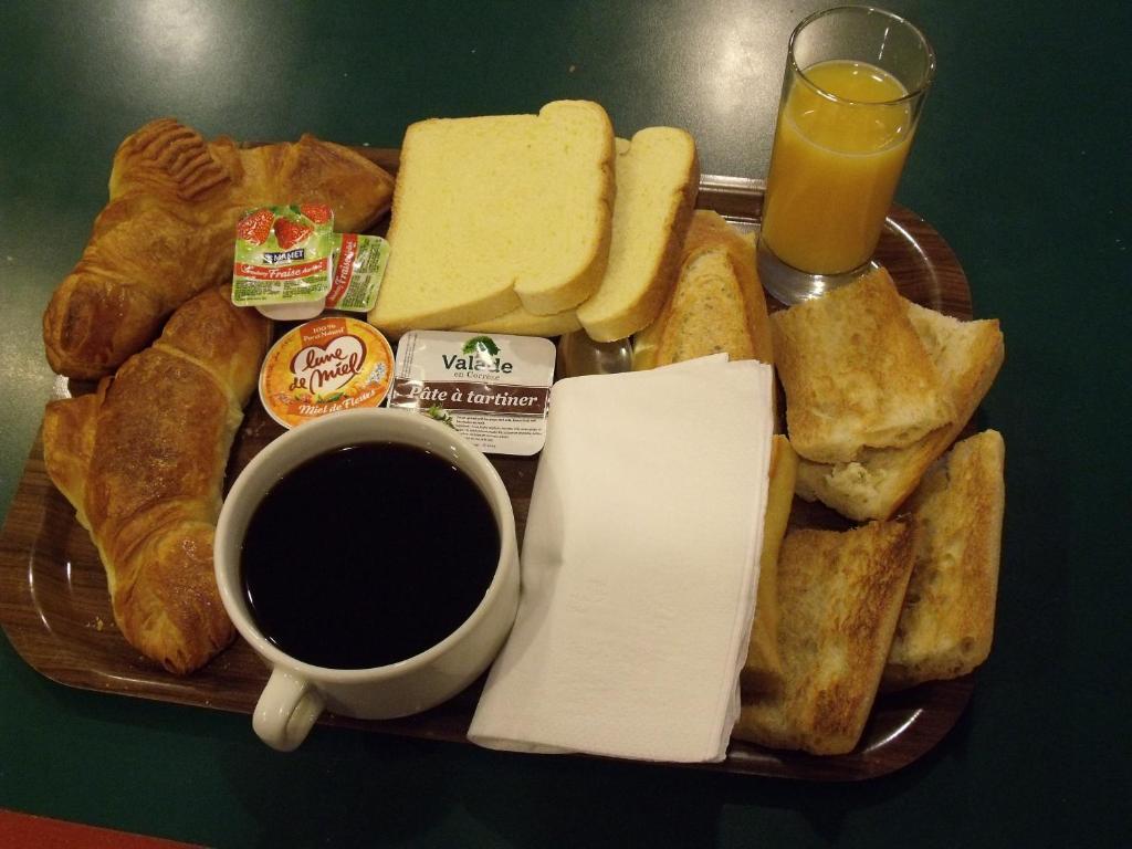 快速宫殿奥克斯尔酒店 蒙讷特 外观 照片